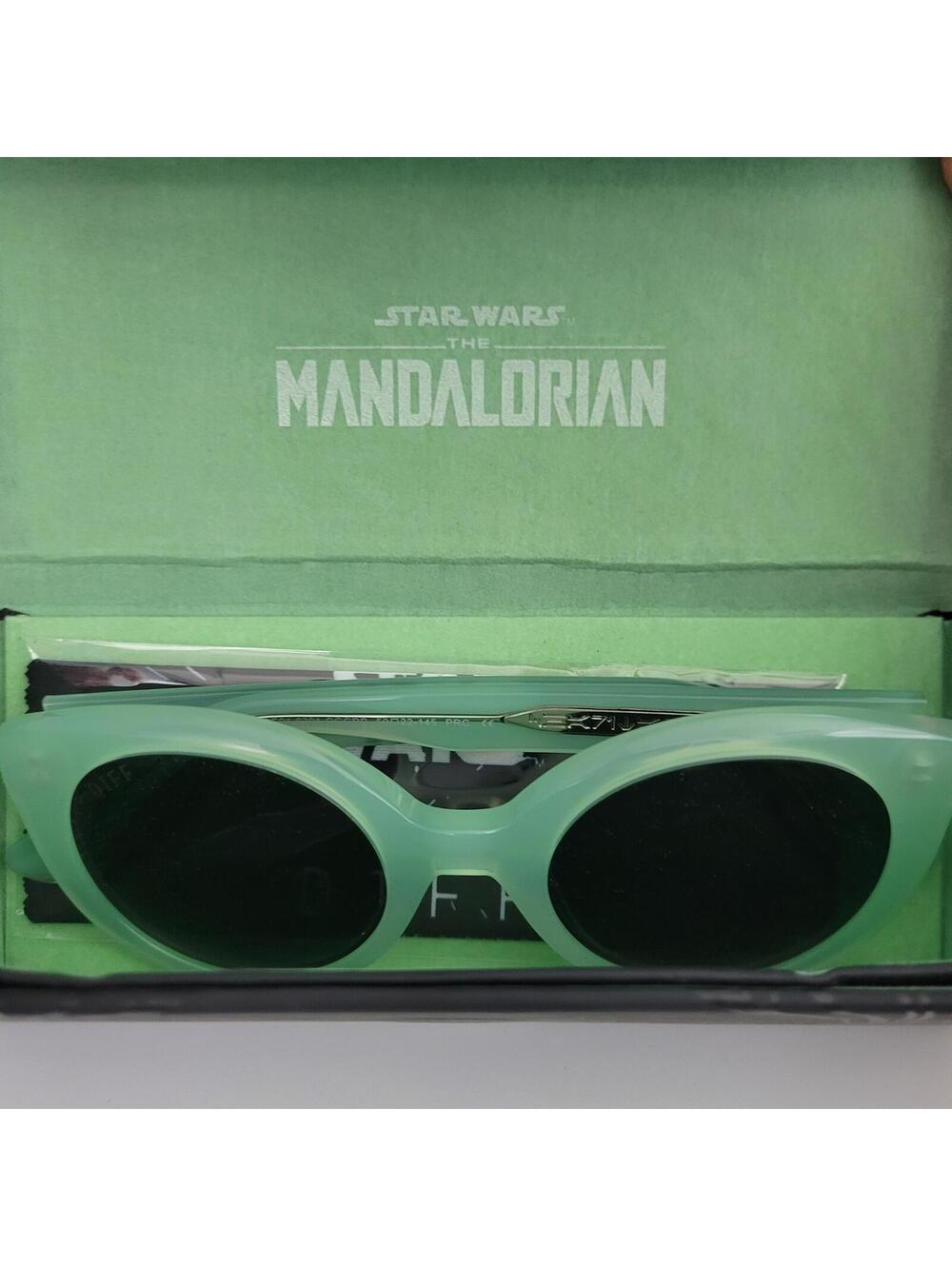 Star Wars x DIFF The Mandalorian Round Sunglasses Mint Green
